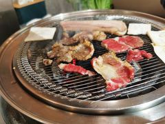 鲜拌肥牛-围炉肉舍•炭烤活鳗•丹东海鲜烤肉(步行街店)