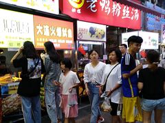 等位区-泰龙城小吃街