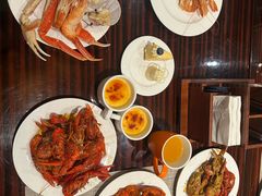 -广州万富希尔顿酒店·感趣自助餐厅·金秋蟹宴生蚝海鲜刺身