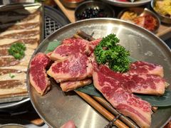-草家酱蟹炭火烤肉店(珲春南路一店)