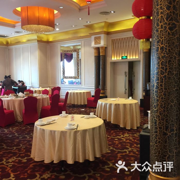 樟木头三正半山酒店中餐厅