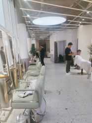 -PE SALON 