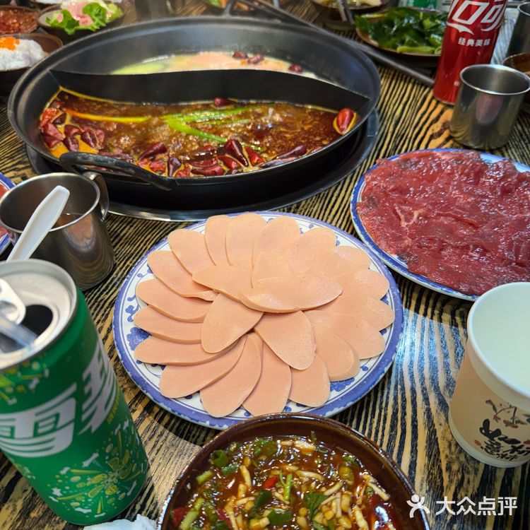 冯校长，老火锅终于开到龙华了 成都朋友亲自带路的