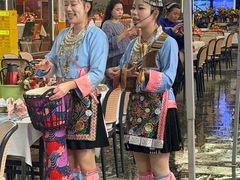 -刘姐啤酒鱼民族演艺餐厅(西街总店)