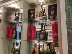 -浅深(世茂滨江精品店)
