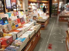 -西西弗书店&矢量咖啡(凯德晶萃广场店)