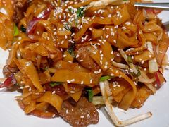 干炒牛河-汤城小厨•粤菜•靓汤(苏州街店)