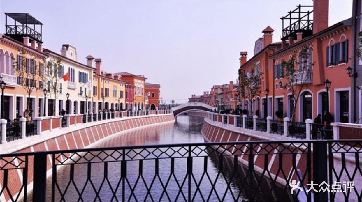 佛罗伦萨小镇京津名品奥特莱斯