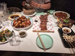 -嗨辣小聚·盘锦河蟹·海鲜烧烤龙虾(盘锦十年好店)