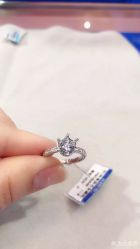 -威德钻石-克拉钻大本营(南京东路店)