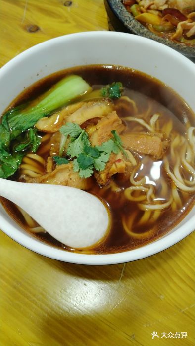 牛二郎牛肉面香辣牛肚面图片 - 第1张