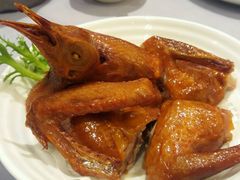 脆皮炸乳鸽-御花园·粤菜·海鲜火锅(中山公园店)