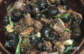 Stewed Chicken with Snails