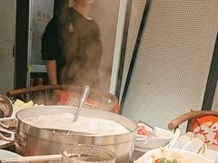 -尚尚仙·酸汤猪手·猪肚鸡火锅(华联万柳购物中心店)