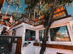 -Dang restaurant (patong phuket)