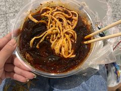 -不起眼麻辣烫凉皮店