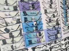 -J-Optical佳视明眼镜·蔡司视觉(青岛金茂览秀城店)