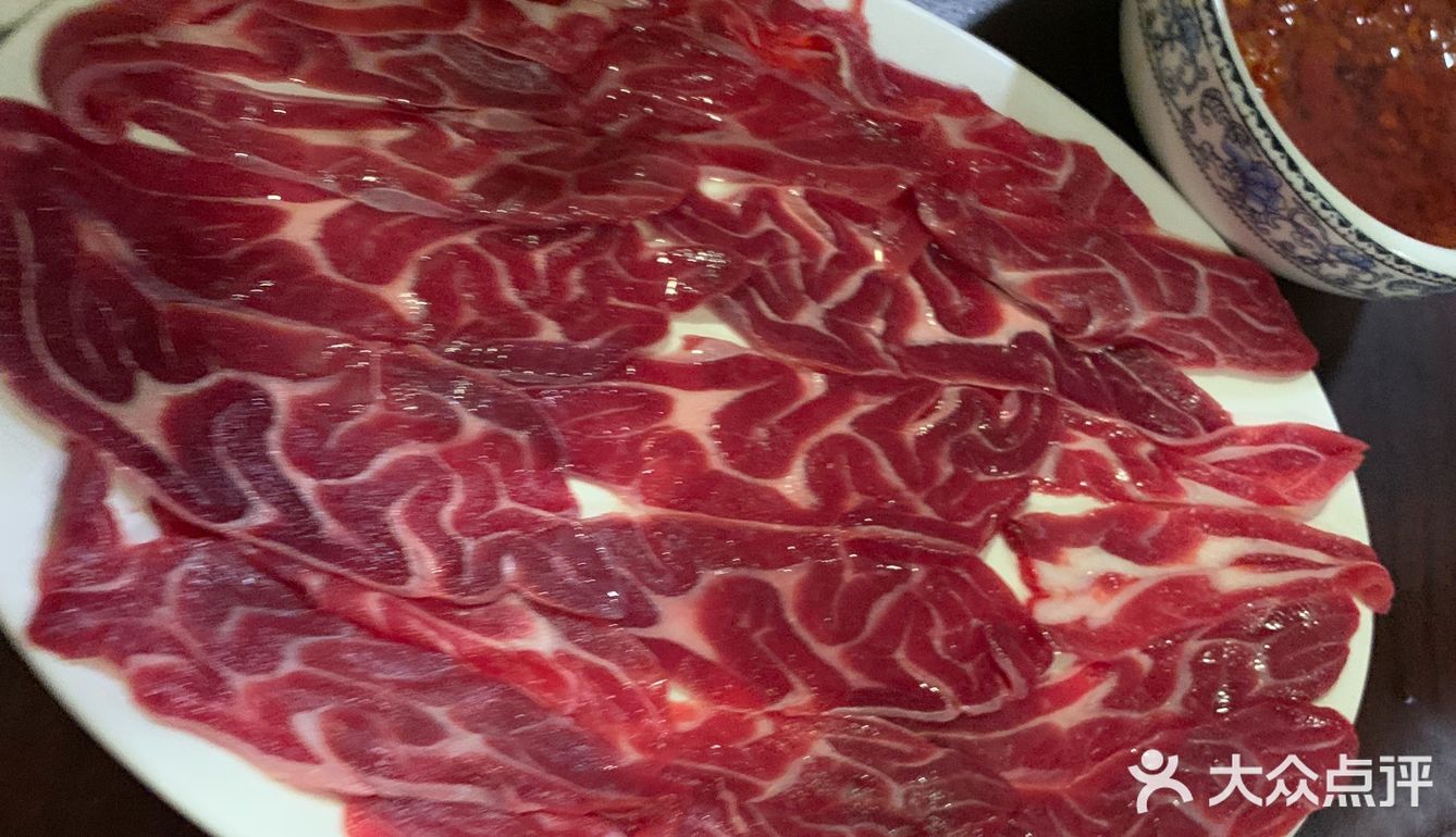 最好吃的莫过于它家的炒饭，里面脆脆的不知道啥