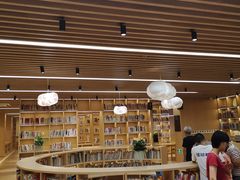 -漕河泾街道图书馆(漕河泾社区文化活动中心店)