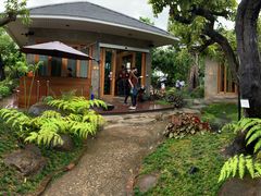 -Chom Cafe and Restaurant