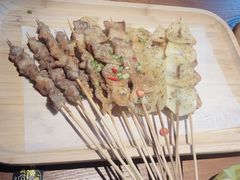 手工精选土猪五花肉串-串东家·好酒配好串(拱墅万达金街店)