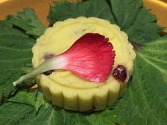 宫廷绿豆糕-卯时·龙光雅宴·精致锡帮菜(惠山古镇店)
