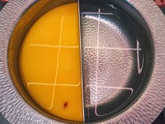 鸡汤锅拼清水锅-牛YO寿喜烧·铁板烧和牛火锅自助(市府恒隆店)
