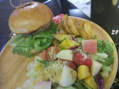 芝心手打牛肉堡-龙治汉堡(中华城店)