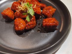 红酒泡沫牛仔粒-荟廷·晶萃(陆家嘴尚悦湾店)