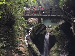 -龙水峡地缝景区