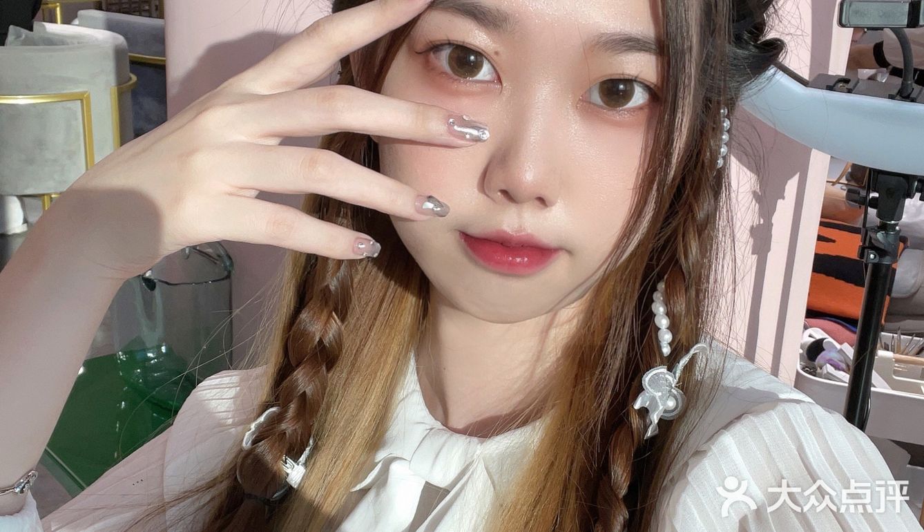 美甲分享｜清冷风金属美甲
