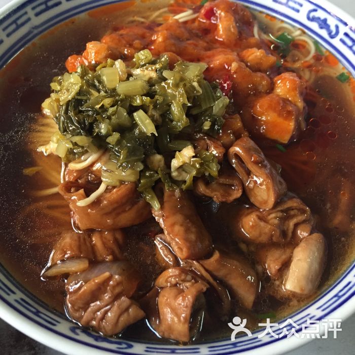 大肠辣肉咸菜面