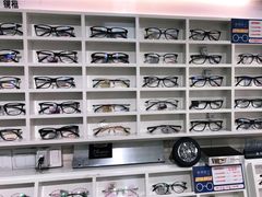-诺柯视眼镜-蔡司依视路官方工厂店(淞南一店)