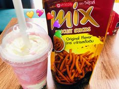 樱花莓莓胶原酸奶冻-瑞幸咖啡(云密城J栋店)