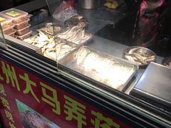 面包甜点陈列柜-大马弄蒋师傅美食酥鱼(察院前店)