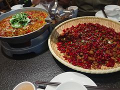 -万重锦·人文川菜馆(骡马市店)