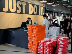 -首创奥特莱斯(西安店)