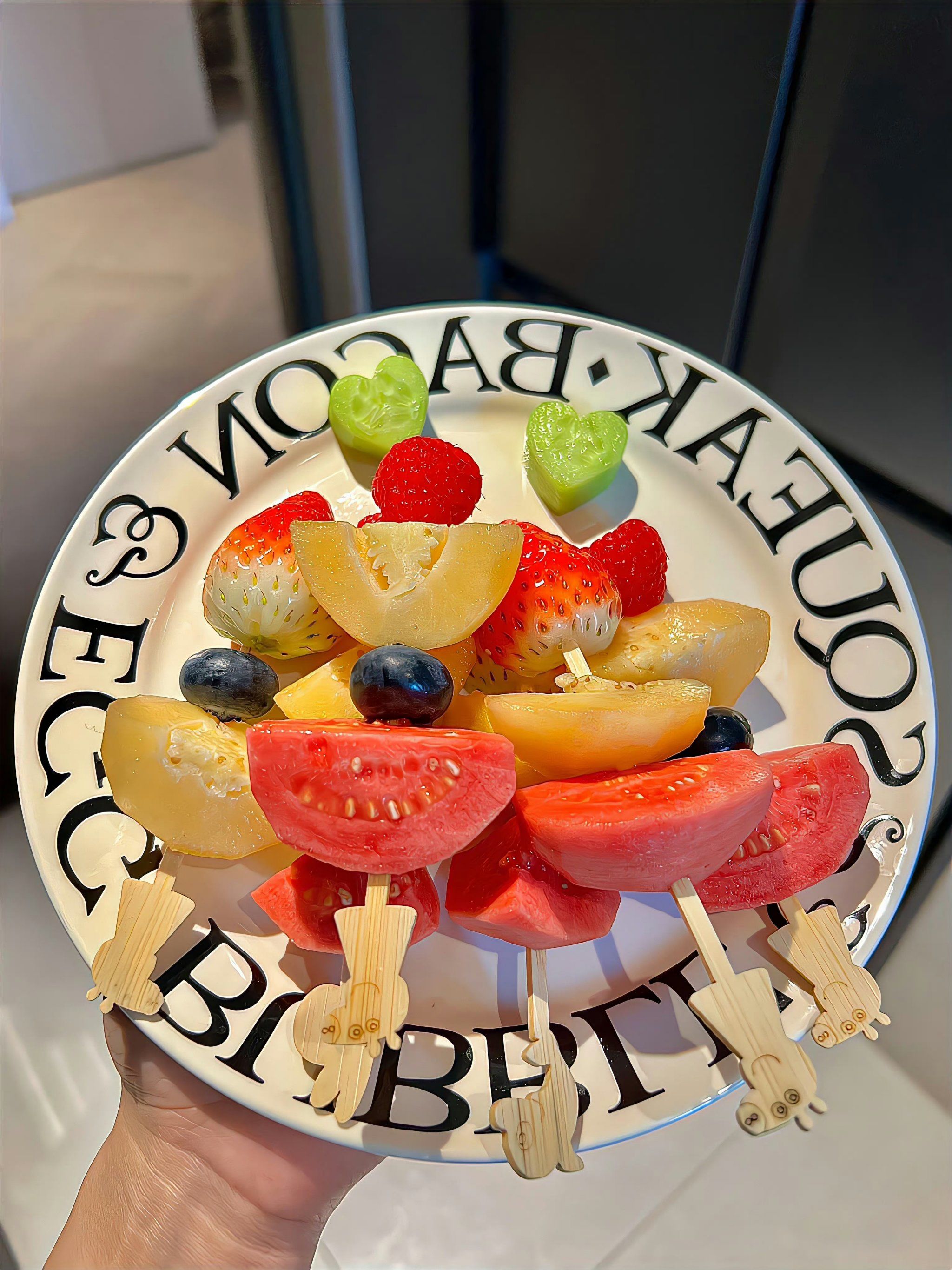 真的好爱这样色彩搭配的水果拼盘!