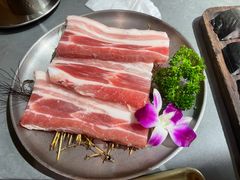 -围炉肉舍•炭烤活鳗•丹东海鲜烤肉(步行街店)