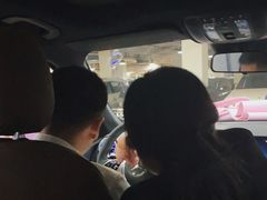 -上海星瀚奔驰4S店(红柳路店)