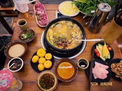-贵厨酸汤牛肉(花果园国际中心店)