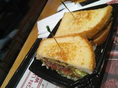 -The Habit Burger Grill 哈比特汉堡(爱琴海店)