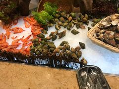 -大中华希尔顿酒店-念自助餐·嗨啤·小龙虾