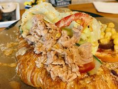 芝士吞拿鱼牛角包-251#coffee roasters(沿河东路店)