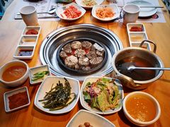 -唯成•韩国炭火烤肉 유성고기