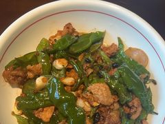 青椒炒土猪肉-吃香喝辣·地道衡东菜(南岳大庙店)