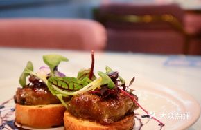 Pan-Seared Foie Gras with Apple Sauce
