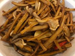 -赖厨潮汕砂锅粥