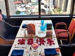 靠窗位-广州花园酒店·凌璇阁旋转餐厅CAROUSEL360