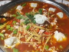 -兔行天下-鸿鹤鲜锅兔(中海国际店)